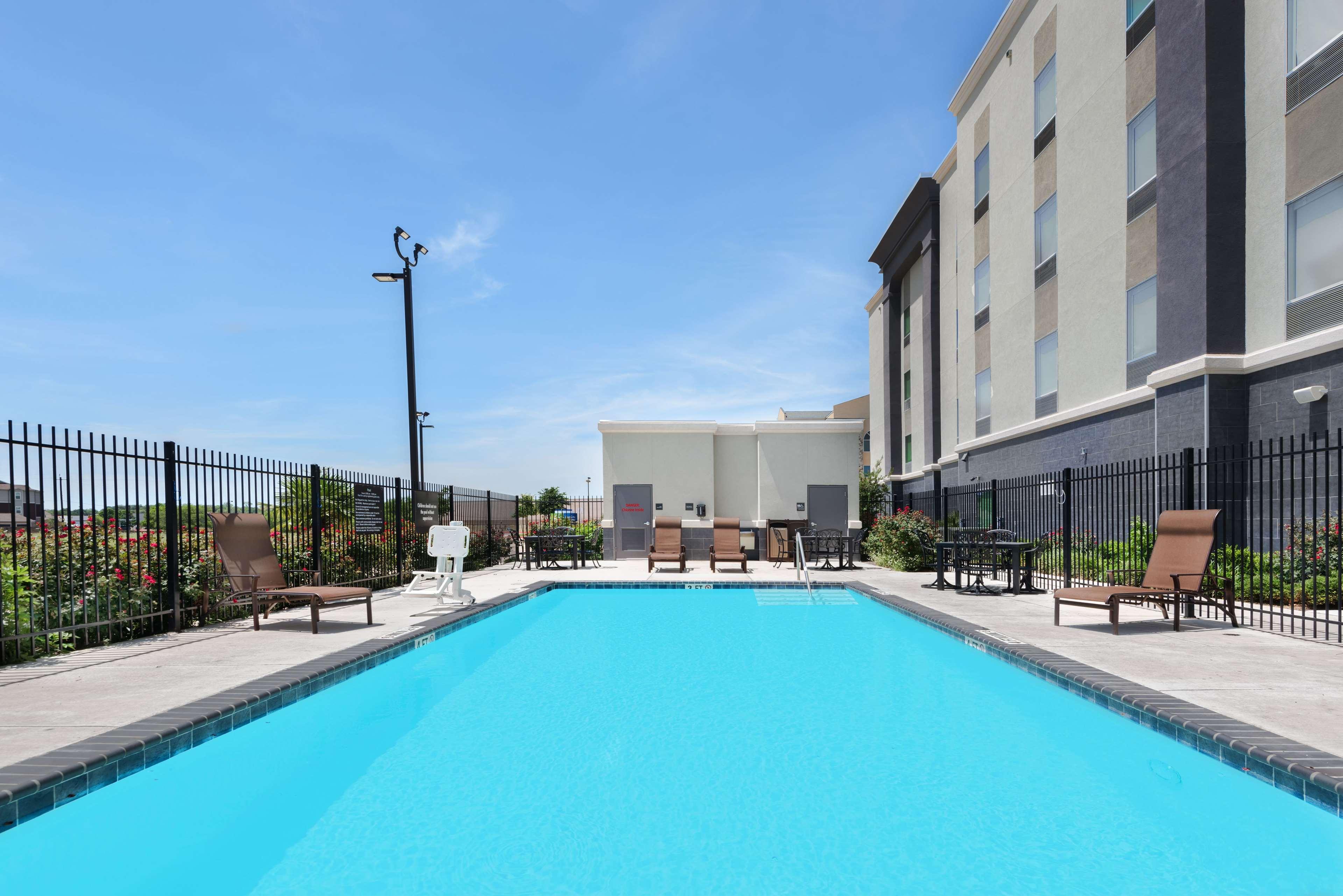 Hampton Inn & Suites San Antonio Brooks City Base, Tx Eksteriør billede